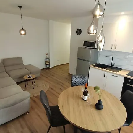 Apartament S *